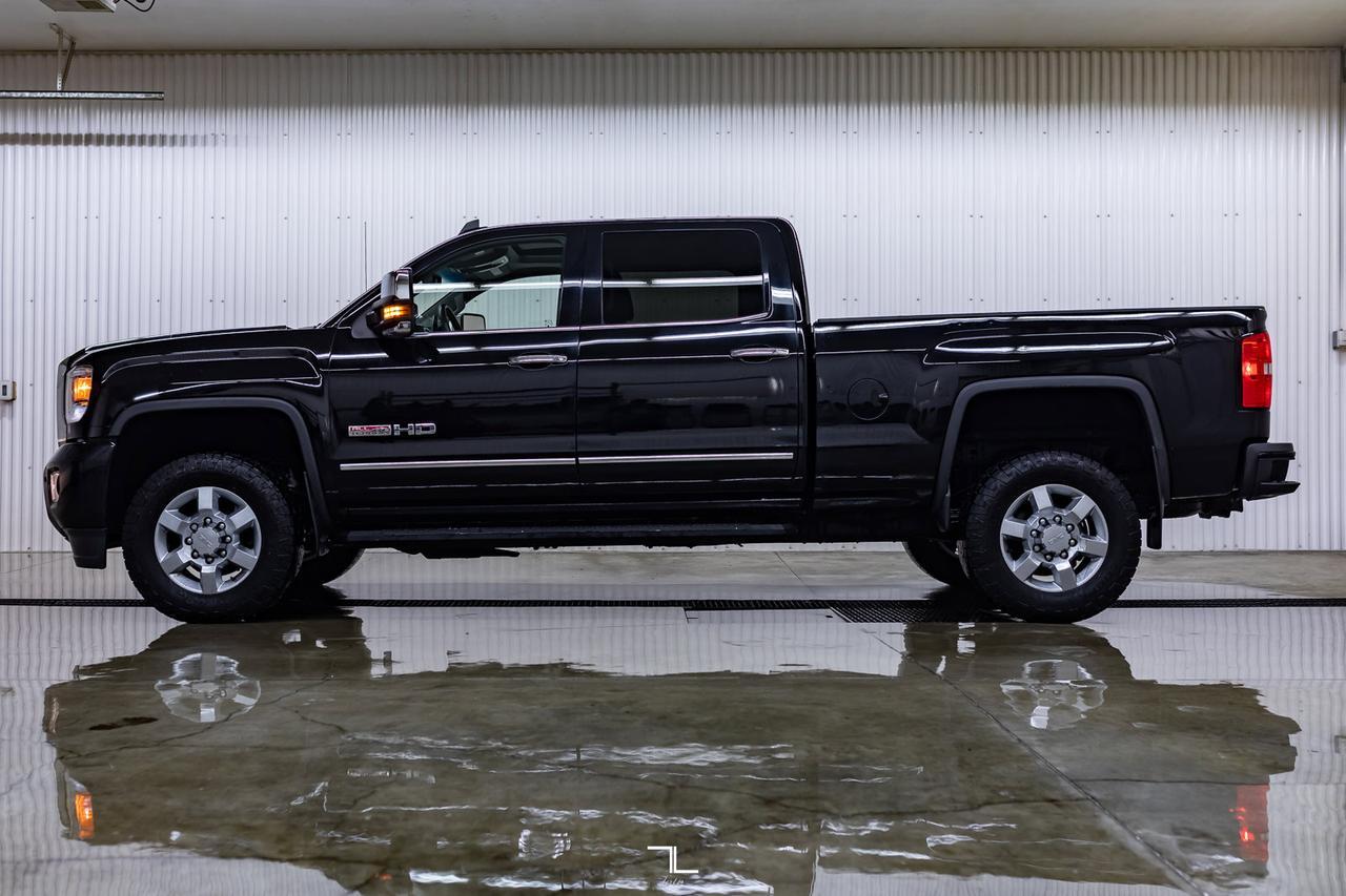 2016 GMC Sierra 2500HD 4x4 Crew Cab SLT All Terrain Leather Roof Nav BCam Red Deer AB