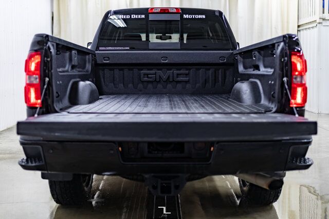 2016 GMC Sierra 2500HD 4x4 Crew Cab SLT All Terrain Leather Roof Nav BCam Red Deer AB