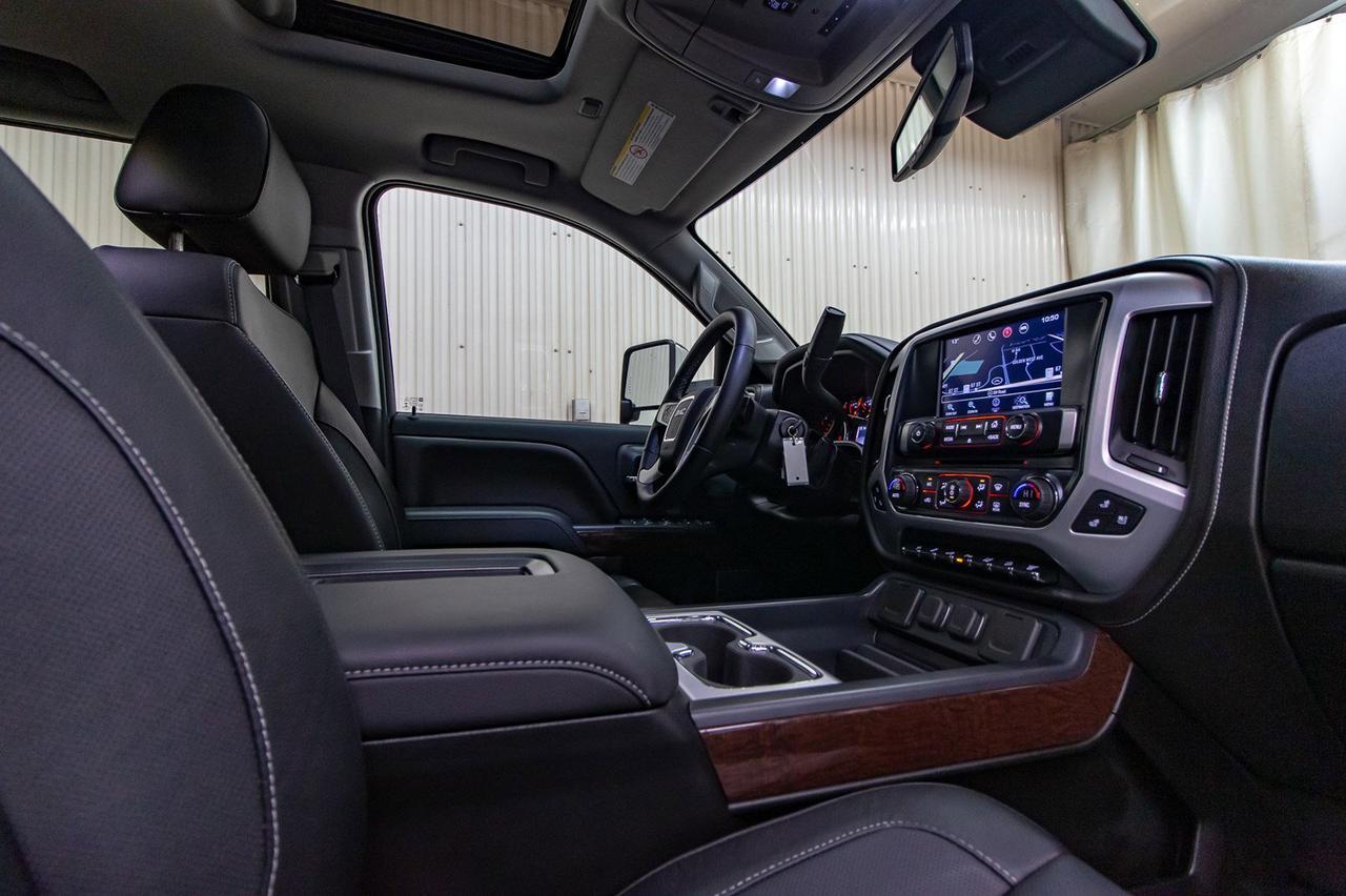 2016 GMC Sierra 2500HD 4x4 Crew Cab SLT Z71 Diesel Leather Roof Nav Red Deer AB