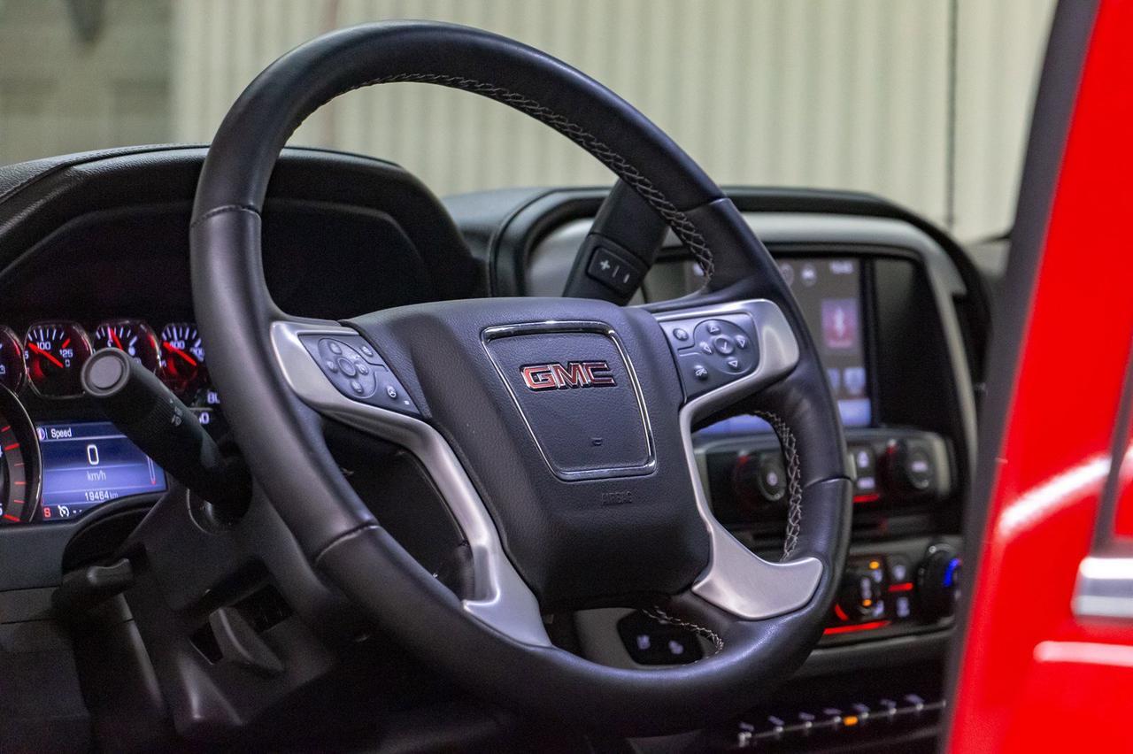 2016 GMC Sierra 2500HD 4x4 Crew Cab SLT Z71 Diesel Leather Roof Nav Red Deer AB