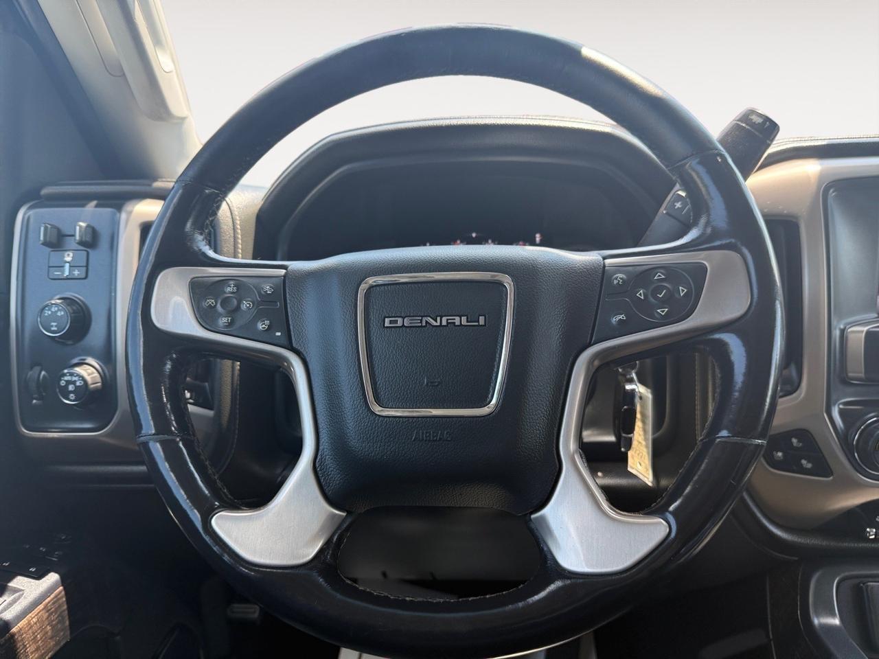 2016 GMC Sierra 2500HD Denali, HEATED/VENTILATED SEATS, BLUETOOTH, BED LINER, TONNEAU COVER, TOW PACKAGE, POWER FOLDING MIRRORS, REMOTE START, UNIVERSAL GARAGE DOOR OPENER, SUNROOF, RUNNING BOARDS, CLEAN CARFAX! Norfolk VA