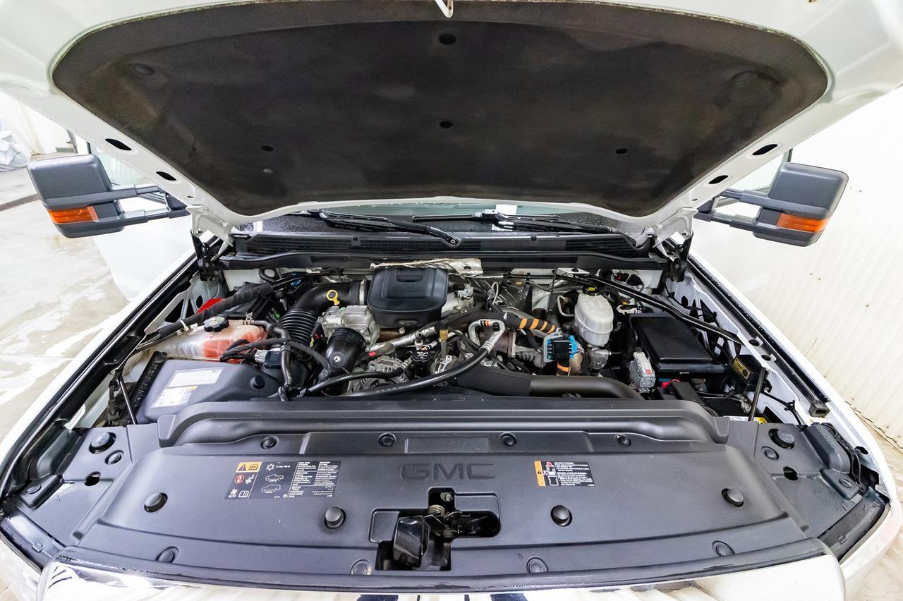 2016 GMC Sierra 3500HD 4x4 Crew Cab WT Aluminum Deck Diesel Red Deer AB