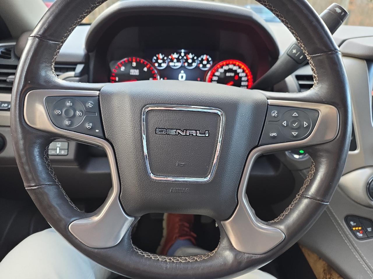 2016 GMC Yukon XL Denali Sand Lake NY