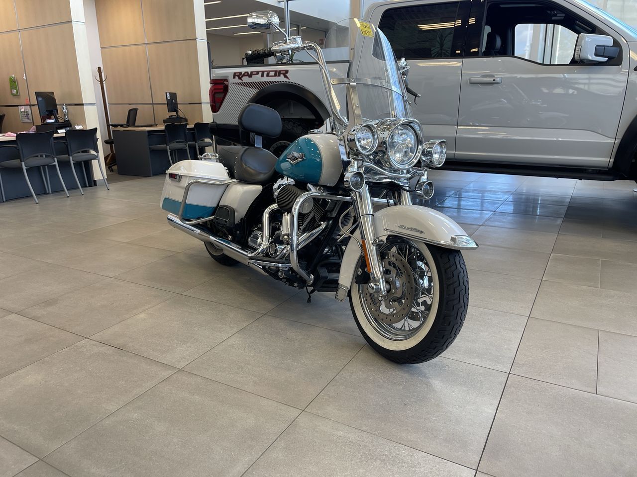 2016 HARLEY DAVIDSON ROADKING FLHR Sherwood Park AB