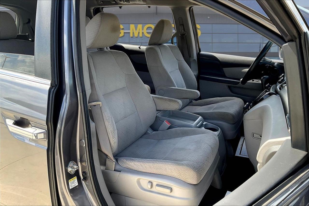 2016 HONDA ODYSSEY SE Houston TX