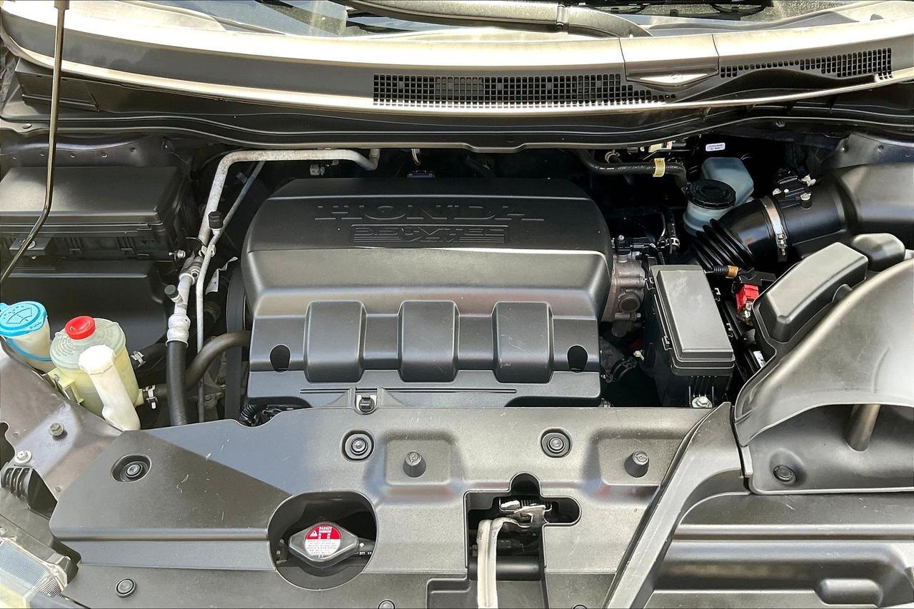 2016 HONDA ODYSSEY SE Houston TX