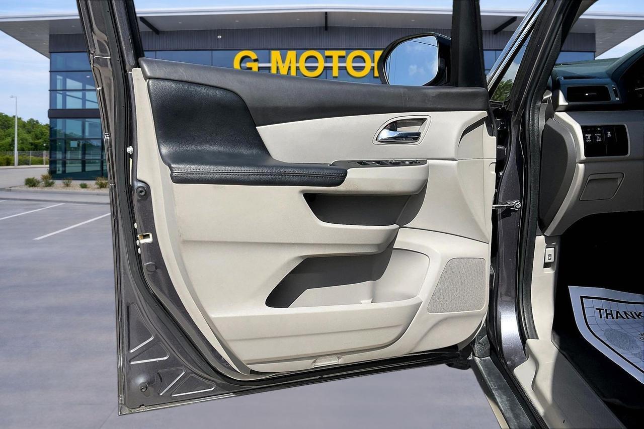 2016 HONDA ODYSSEY SE Houston TX
