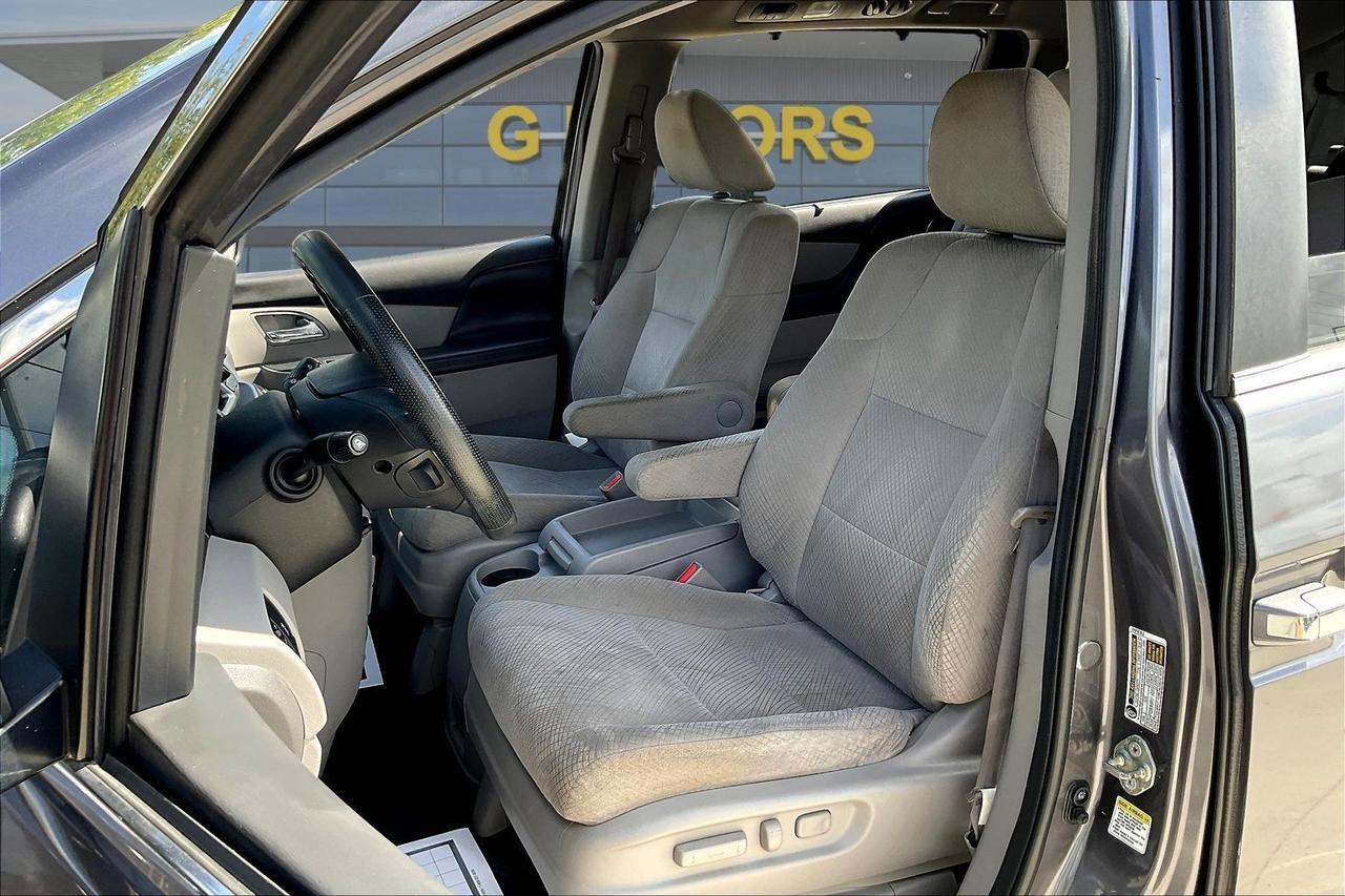 2016 HONDA ODYSSEY SE Houston TX