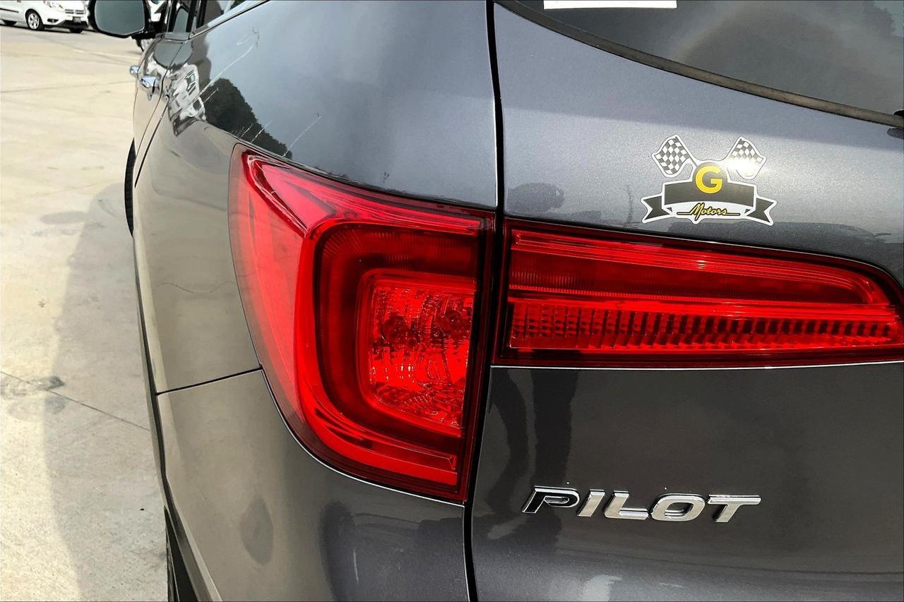 2016 HONDA PILOT TOURING Houston TX