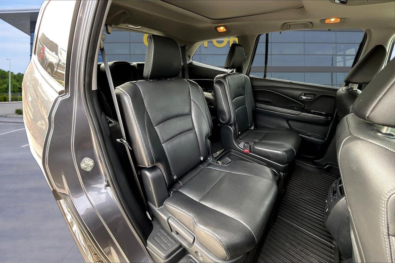 2016 HONDA PILOT TOURING Houston TX