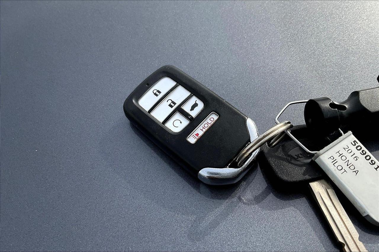 2016 HONDA PILOT TOURING Houston TX