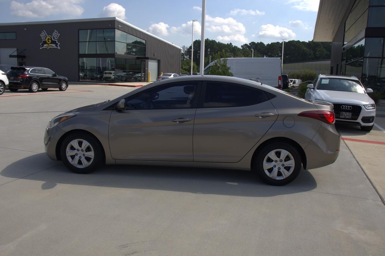 2016 HYUNDAI ELANTRA SE Houston TX