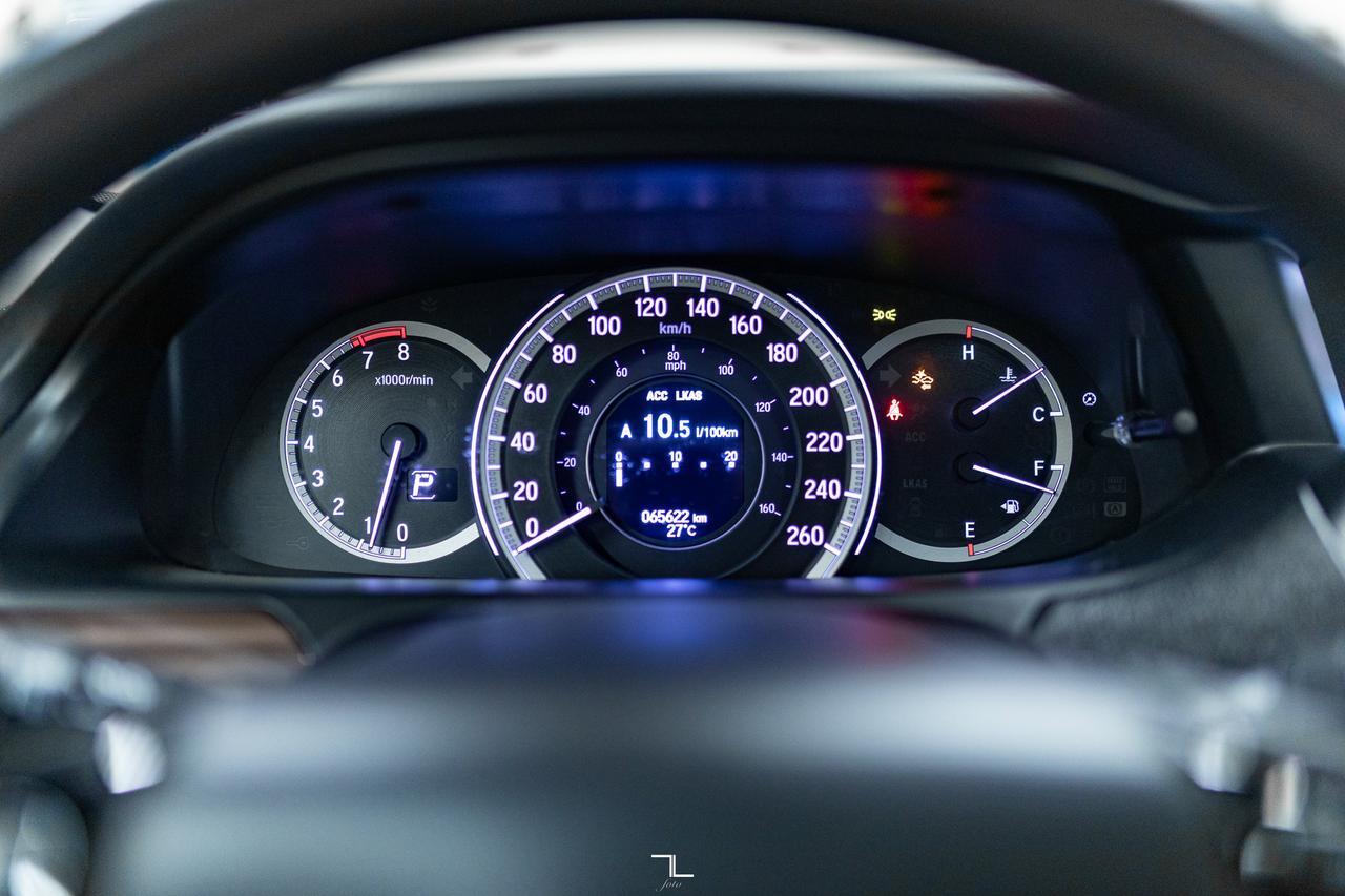 2016 Honda Accord Touring Leather Roof Nav BCam Red Deer AB