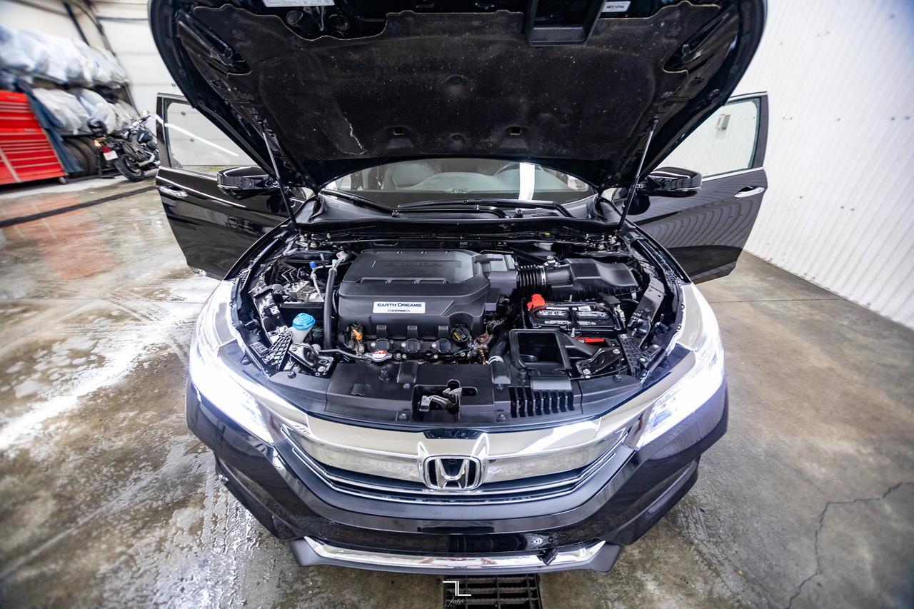 2016 Honda Accord Touring Leather Roof Nav BCam Red Deer AB