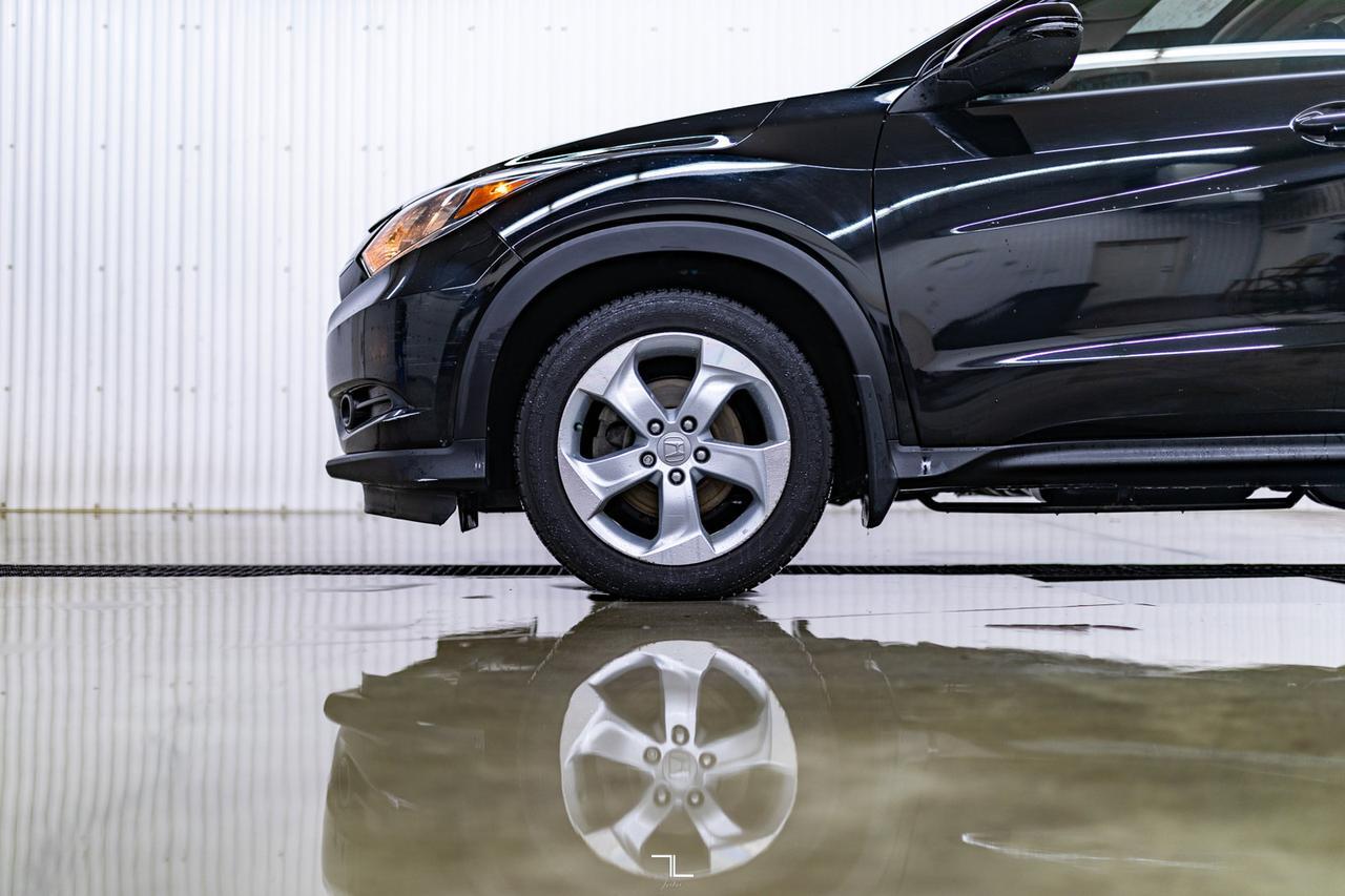 2016 Honda HR-V AWD EX Roof BCam Red Deer AB