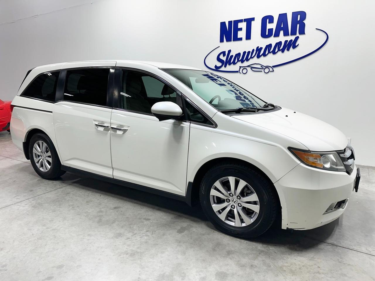 2016 Honda Odyssey SE photo 4