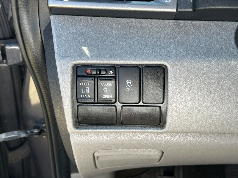 2016 Honda Odyssey SE photo 11