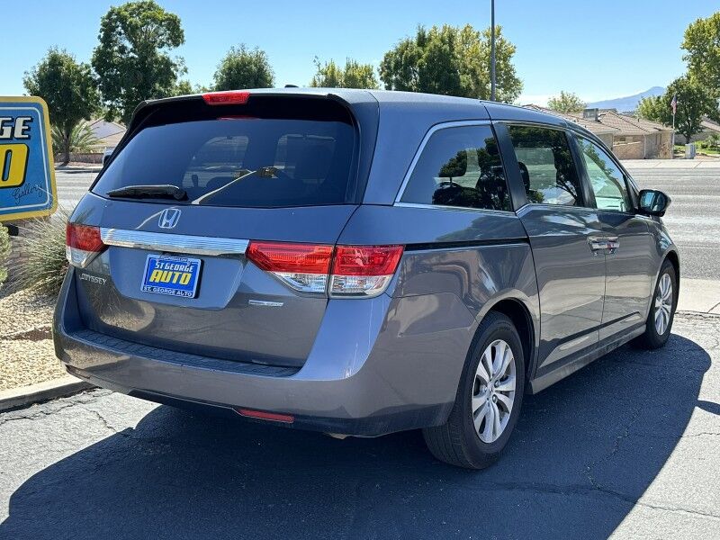 2016 Honda Odyssey SE photo 3
