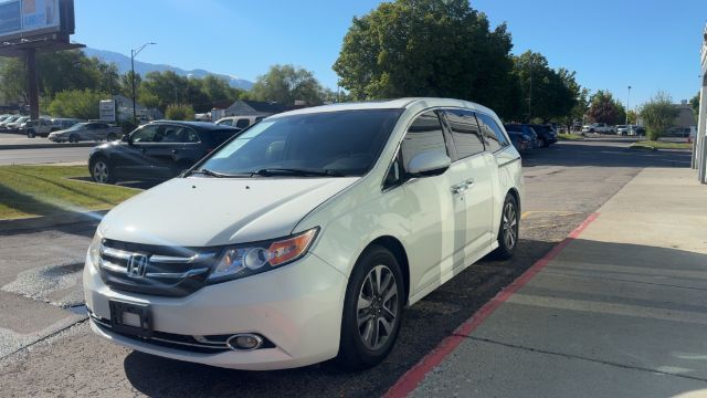 2016 Honda Odyssey Touring Elite's photo