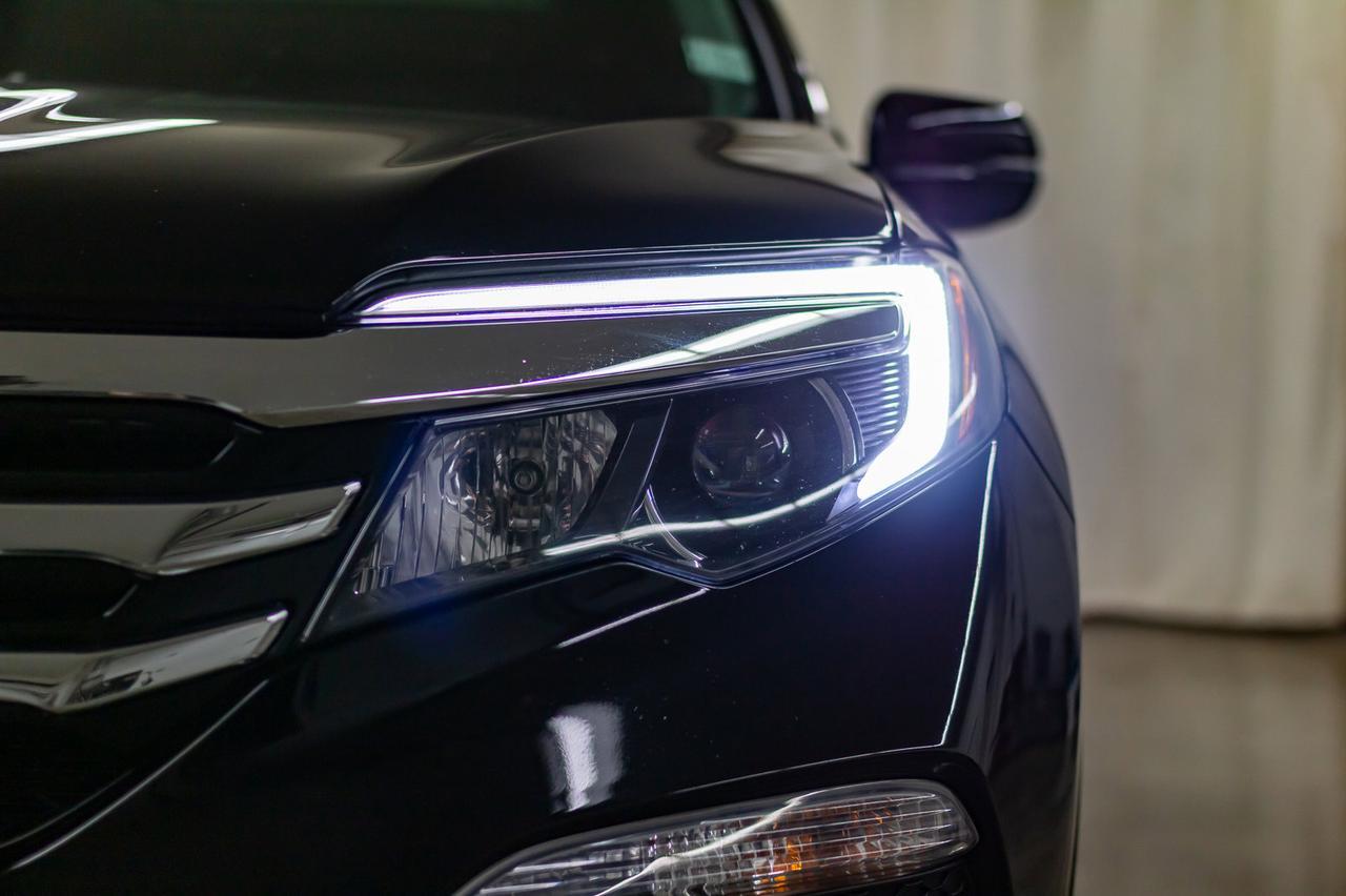 2016 Honda Pilot AWD Touring Leather Roof Nav TV BCam Red Deer AB