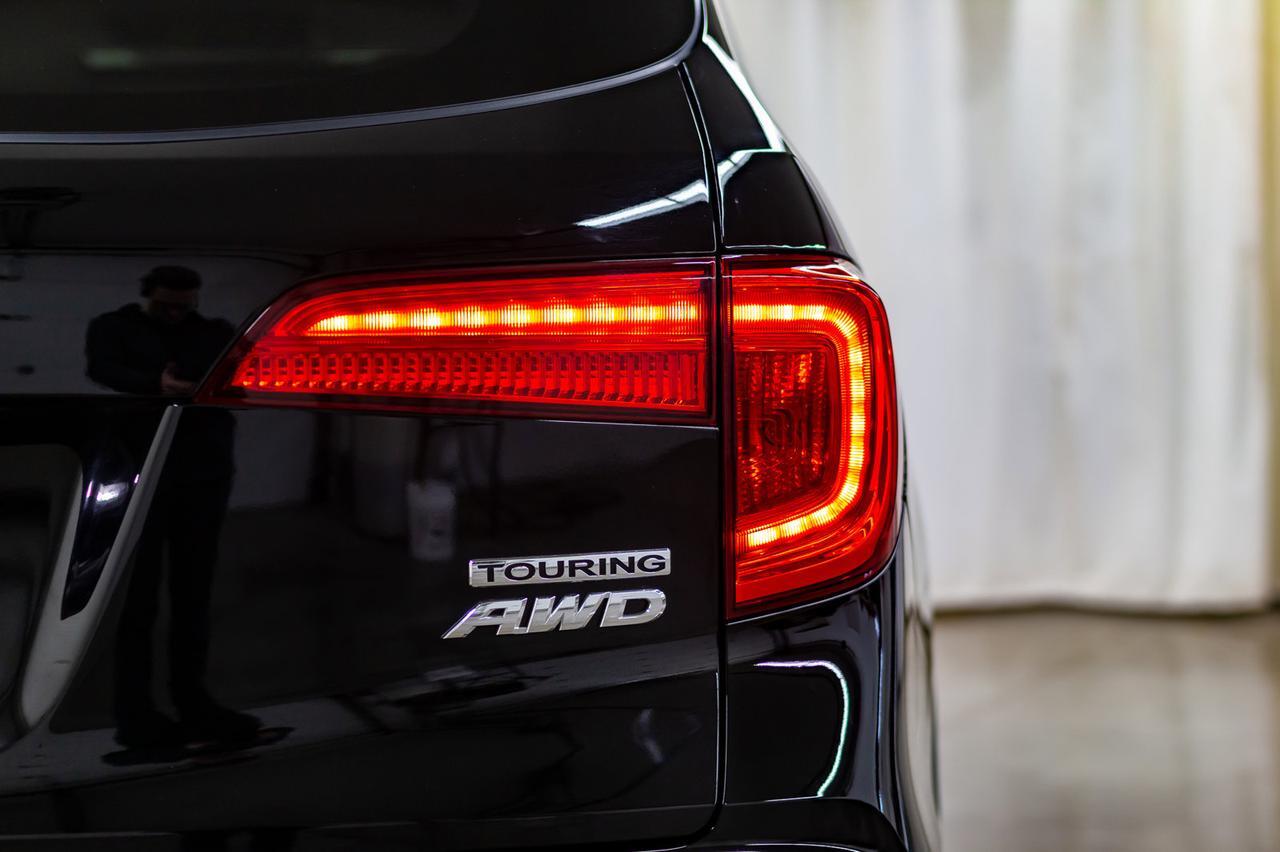 2016 Honda Pilot AWD Touring Leather Roof Nav TV BCam Red Deer AB