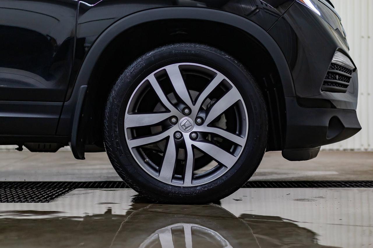 2016 Honda Pilot AWD Touring Leather Roof Nav TV BCam Red Deer AB