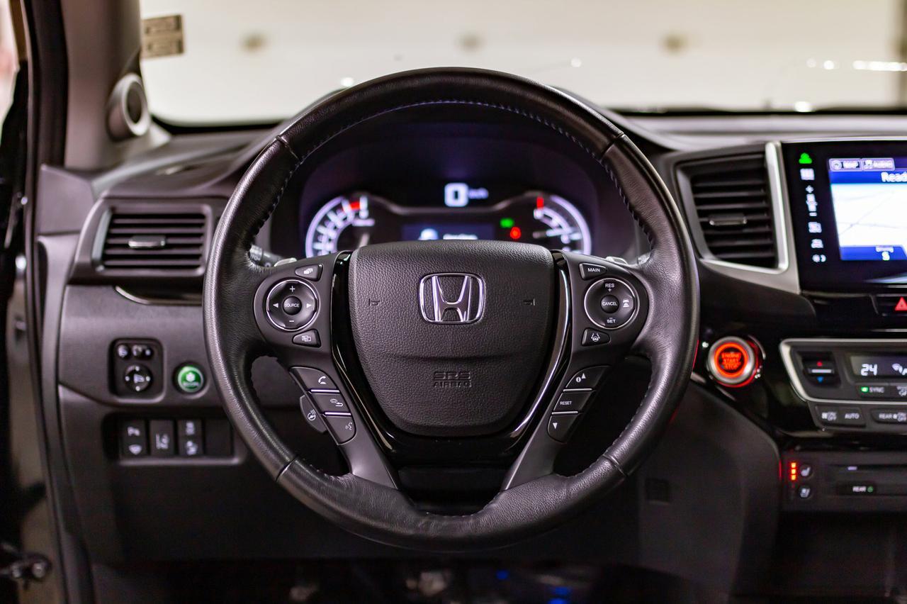 2016 Honda Pilot AWD Touring Leather Roof Nav TV BCam Red Deer AB