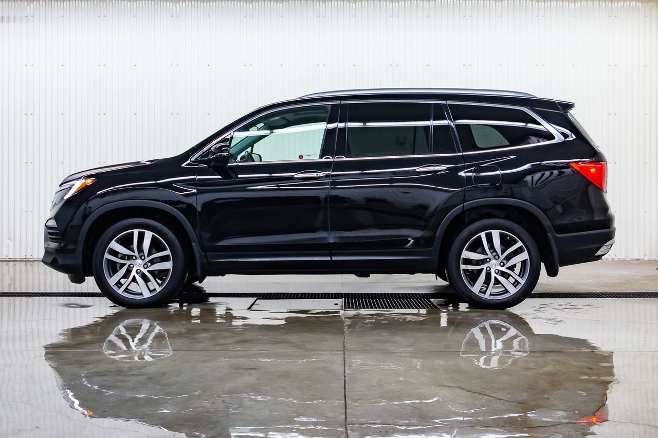 2016 Honda Pilot AWD Touring Leather Roof Nav TV BCam Red Deer AB