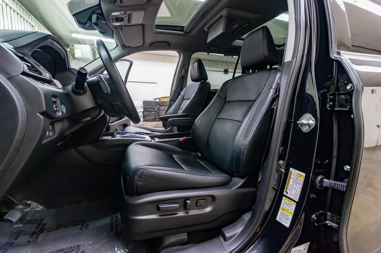 2016 Honda Pilot AWD Touring Leather Roof Nav TV BCam Red Deer AB