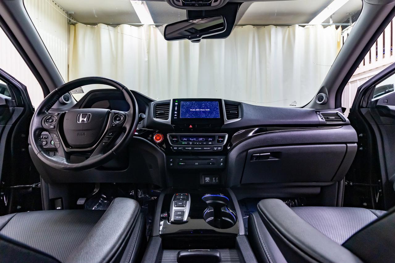 2016 Honda Pilot AWD Touring Leather Roof Nav TV BCam Red Deer AB