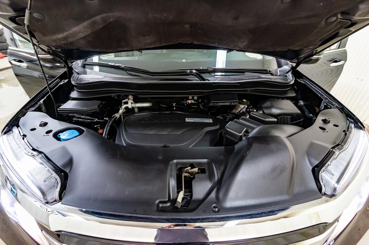 2016 Honda Pilot AWD Touring Leather Roof Nav TV BCam Red Deer AB