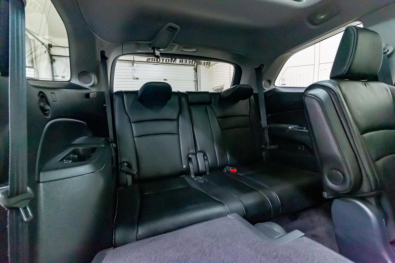 2016 Honda Pilot AWD Touring Leather Roof Nav TV BCam Red Deer AB