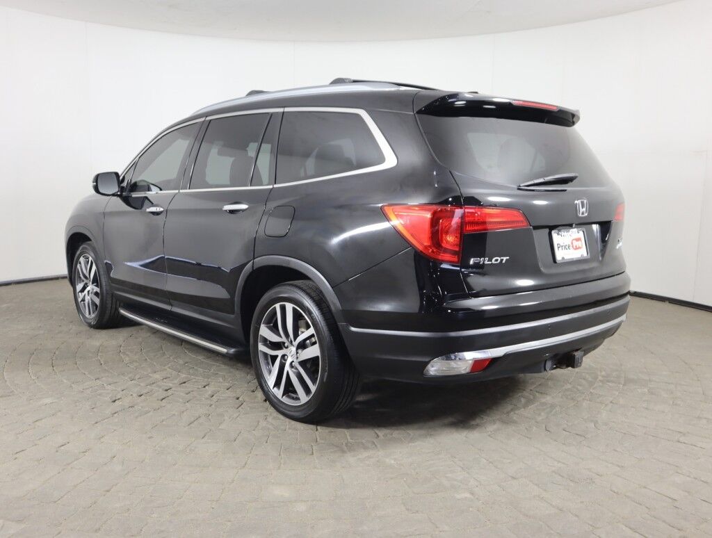 2016 Honda Pilot AWD Touring w/Rear Entertainment/Nav Maumee OH