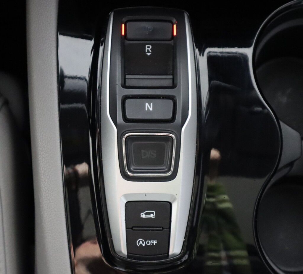 2016 Honda Pilot AWD Touring w/Rear Entertainment/Nav Maumee OH