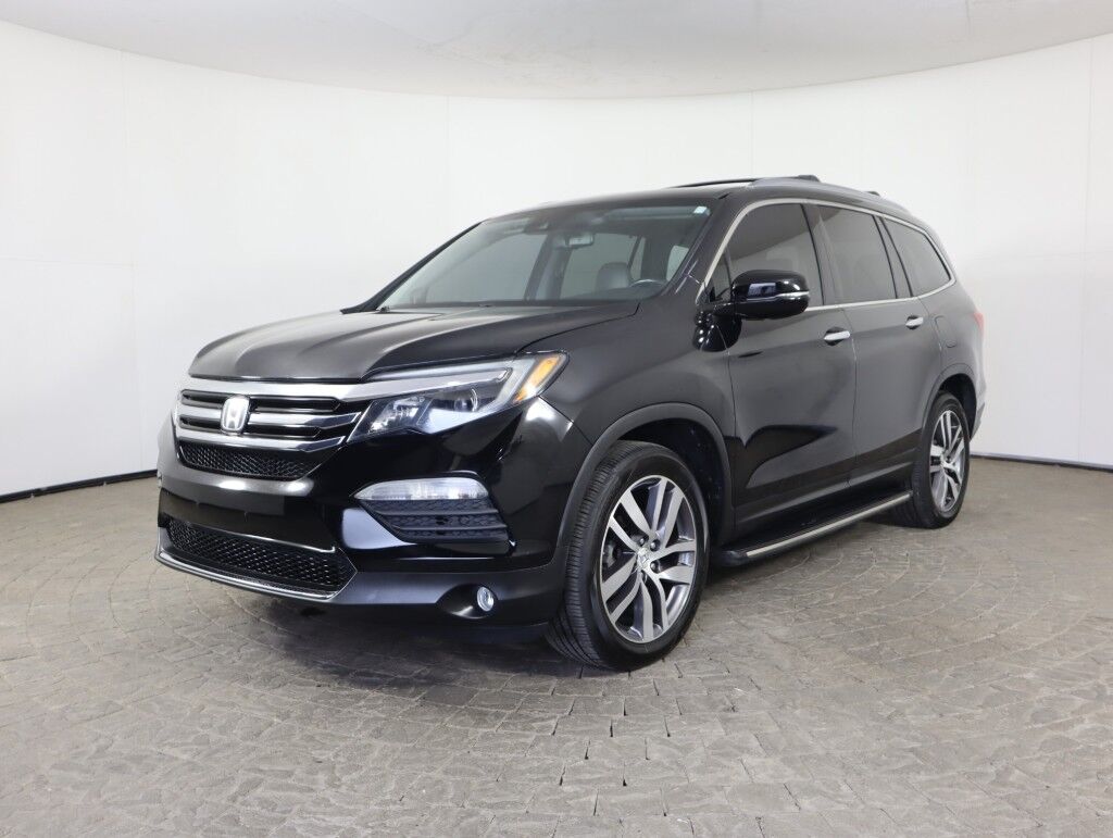2016 Honda Pilot AWD Touring w/Rear Entertainment/Nav Maumee OH