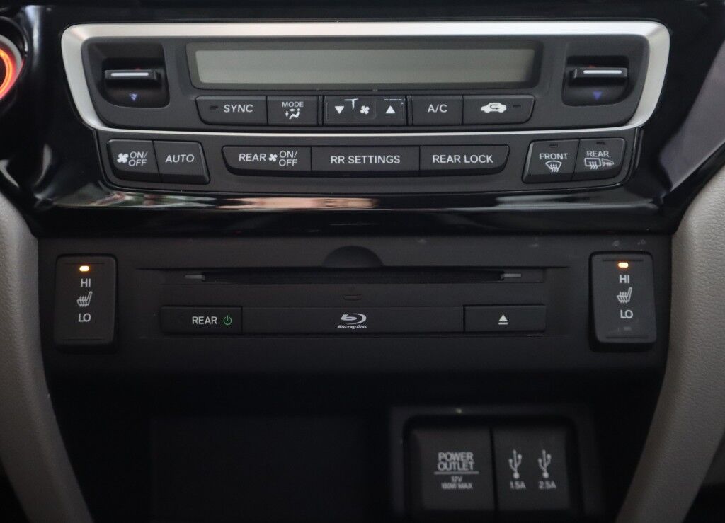 2016 Honda Pilot AWD Touring w/Rear Entertainment/Nav Maumee OH