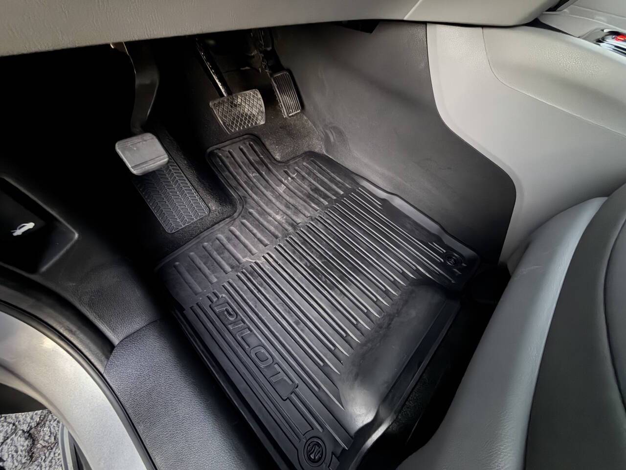 2016 Honda Pilot Touring AWD 4dr SUV Eldridge IA