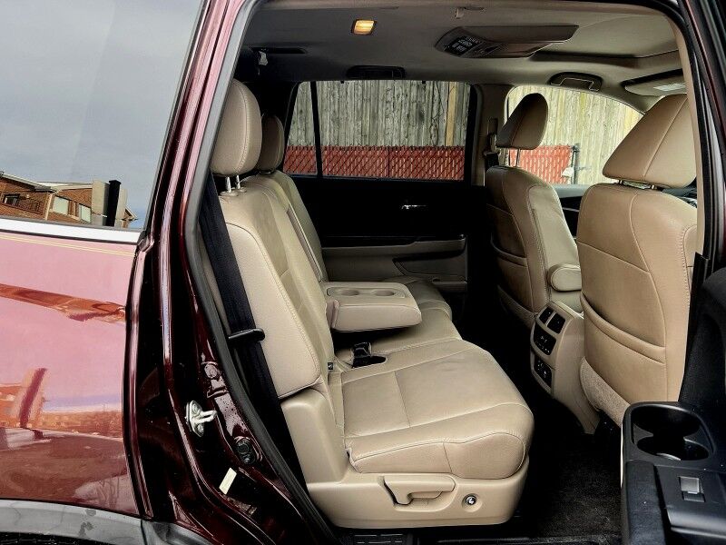 2016 Honda Pilot Touring AWD with RES & Navi Arlington VA