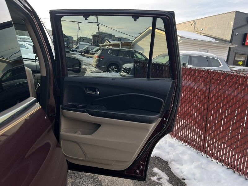 2016 Honda Pilot Touring AWD with RES & Navi Arlington VA