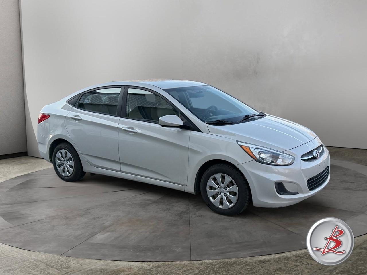 2016 Hyundai Accent SE's photo