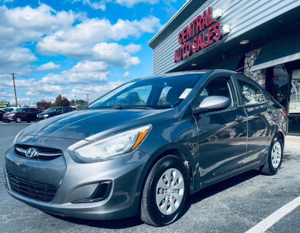 2016 Hyundai Accent - HD SE