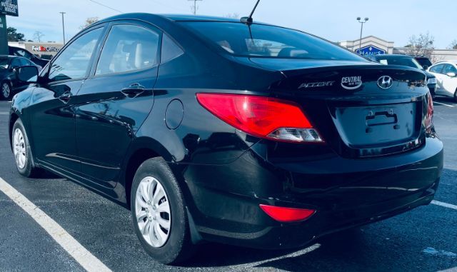 2016 Hyundai Accent SE 4-Door 6A