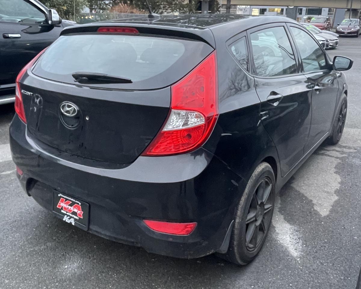 2016 Hyundai Accent SE Hatchback 4D