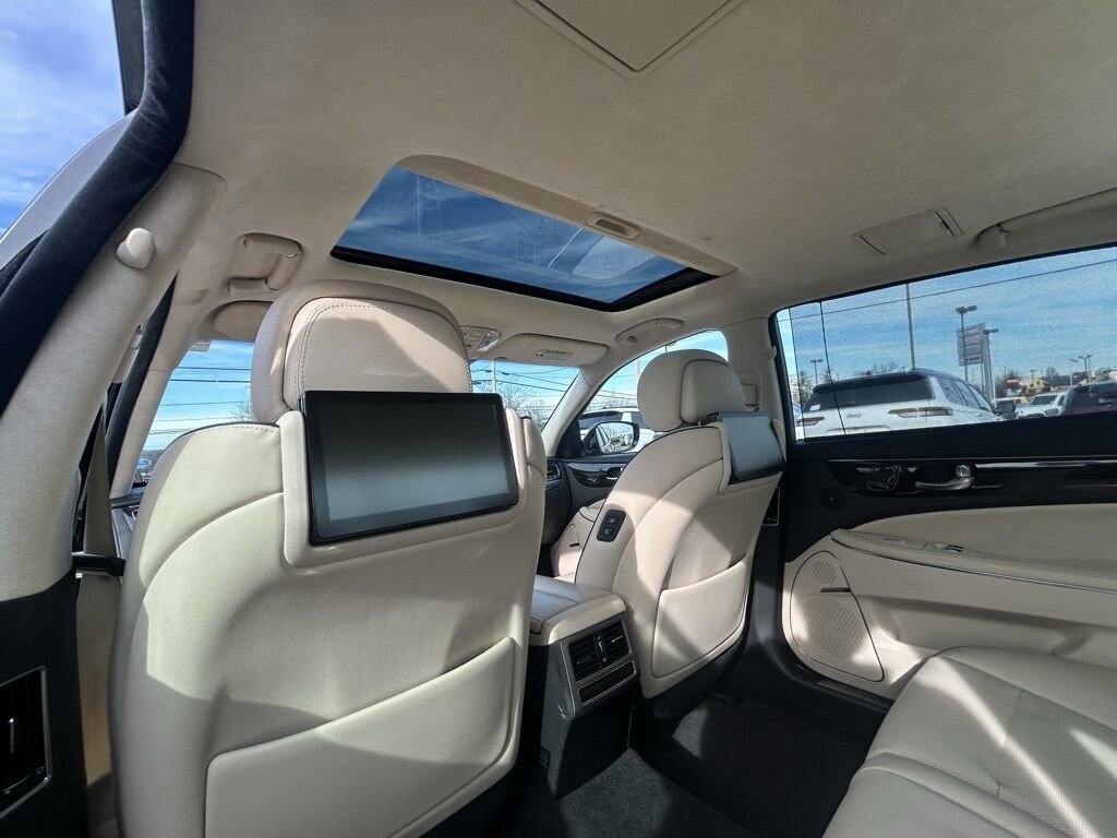 2016 Hyundai Equus Ultimate Crestwood KY