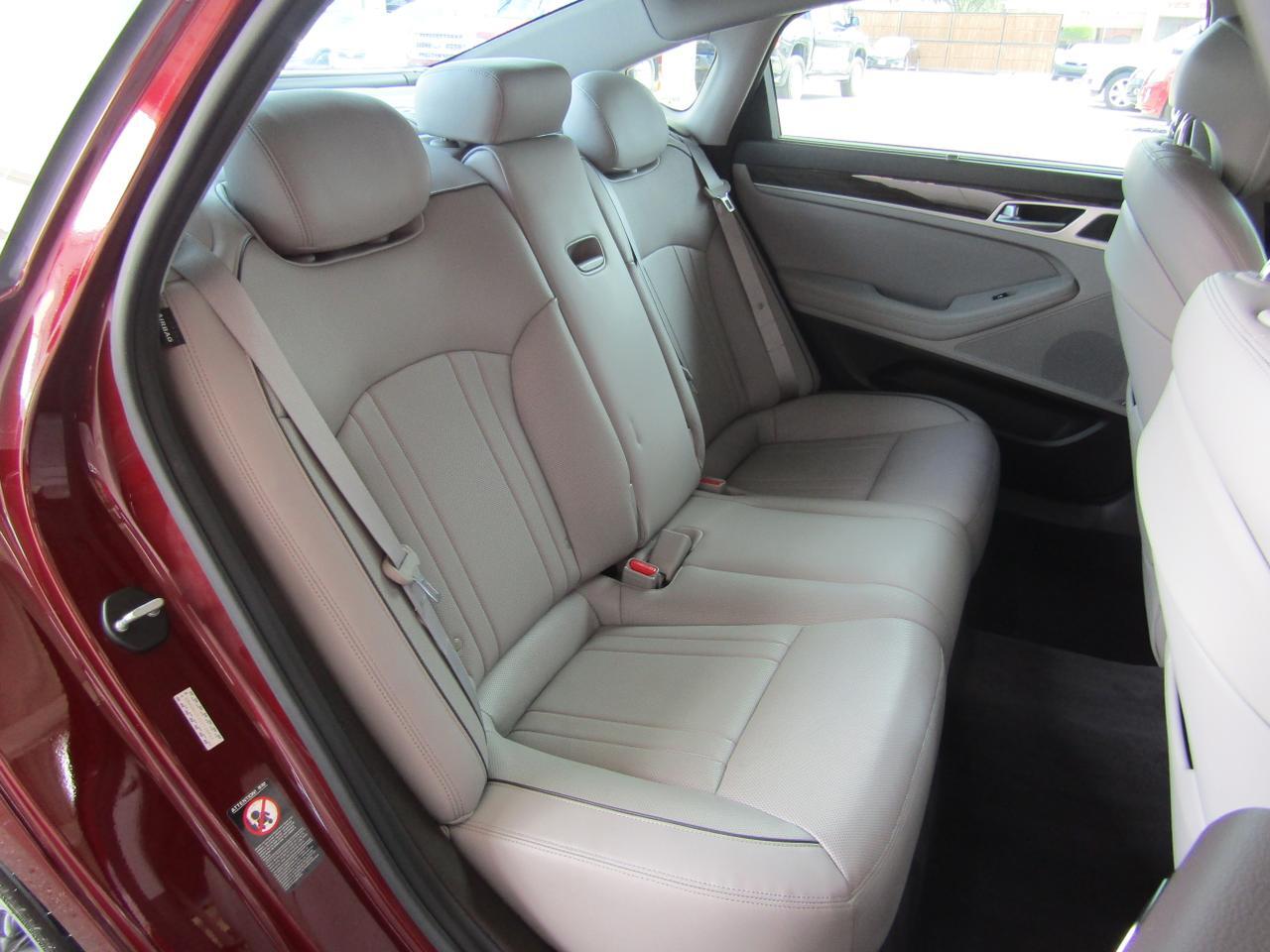 2016 Hyundai Genesis 4dr Sdn V6 3.8L RWD Grand Prairie TX