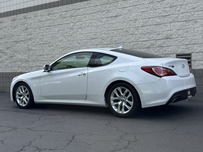 2016 Hyundai Genesis Coupe 3.8L Base