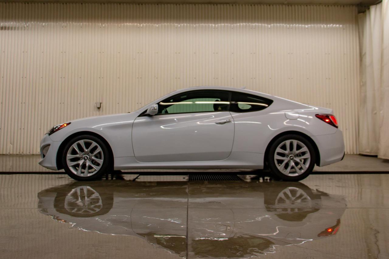 2016 Hyundai Genesis Coupe 3.8L Leather Roof Nav Red Deer AB