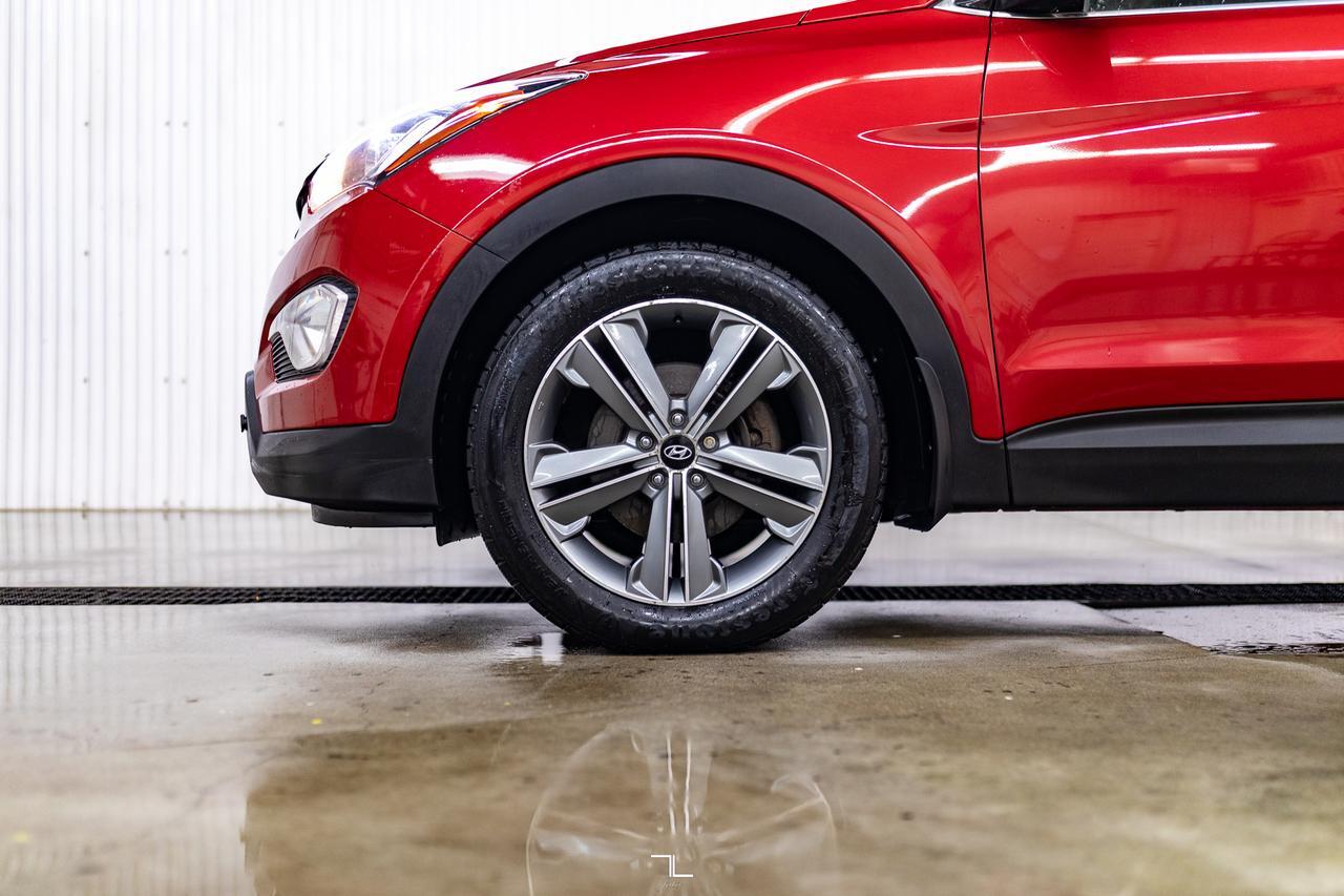 2016 Hyundai Santa Fe XL AWD Limited Leather Roof Nav Red Deer AB