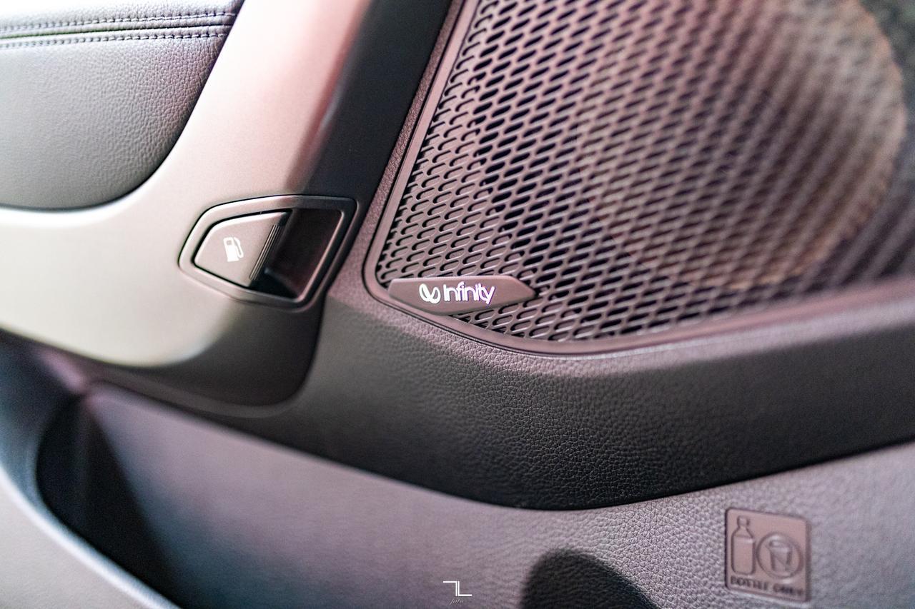 2016 Hyundai Santa Fe XL AWD Limited Leather Roof Nav Red Deer AB