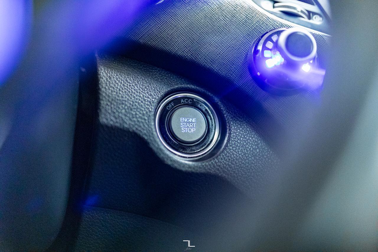 2016 Hyundai Santa Fe XL AWD Limited Leather Roof Nav Red Deer AB